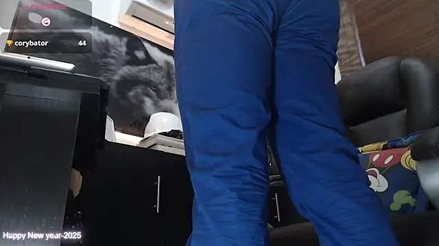 Snapshot of randyluke chatting on 03/11/25, 01:45 randyluke online show from 03/11/25, 01:45