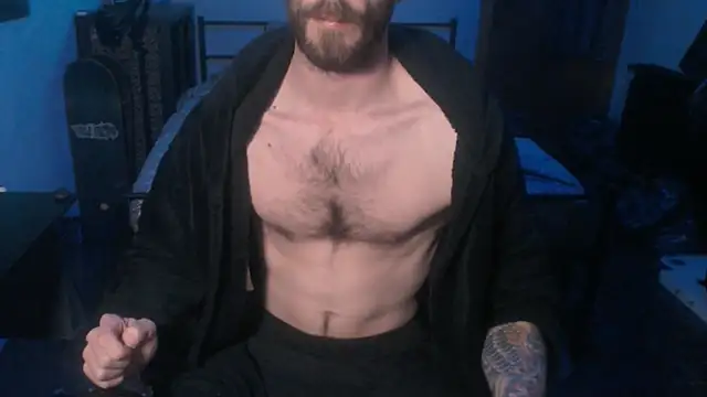 Snapshot of SexxxyLouis chatting on 01/17/25, 01:35 SexxxyLouis online show from 01/17/25, 01:35