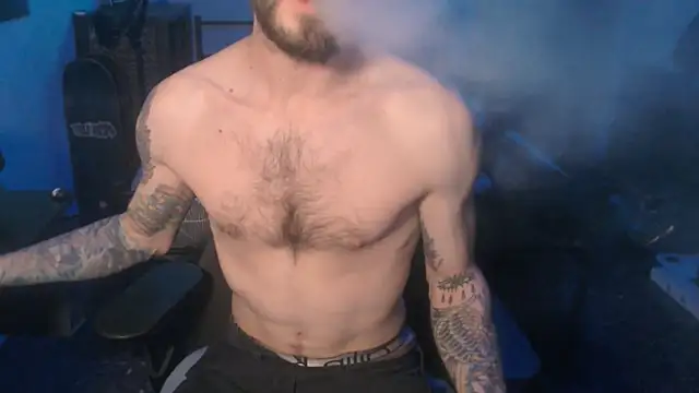 Snapshot of SexxxyLouis chatting on 01/17/25, 05:30 SexxxyLouis online show from 01/17/25, 05:30
