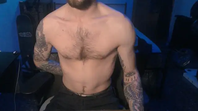 Snapshot of SexxxyLouis chatting on 01/19/25, 06:32 SexxxyLouis online show from 01/19/25, 06:32