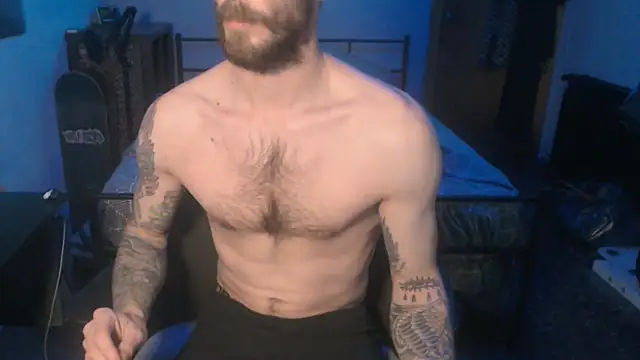 Snapshot of SexxxyLouis chatting on 01/20/25, 01:11 SexxxyLouis online show from 01/20/25, 01:11