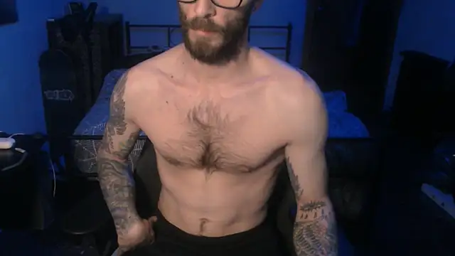 Snapshot of SexxxyLouis chatting on 01/21/25, 01:22 SexxxyLouis online show from 01/21/25, 01:22