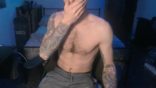 Snapshot of SexxxyLouis chatting on 01/23/25, 08:46 SexxxyLouis online show from 01/23/25, 08:46