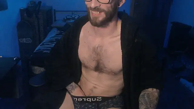 Snapshot of SexxxyLouis chatting on 01/23/25, 08:56 SexxxyLouis online show from 01/23/25, 08:56