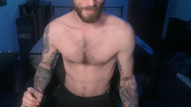 Snapshot of SexxxyLouis chatting on 01/26/25, 08:23 SexxxyLouis online show from 01/26/25, 08:23