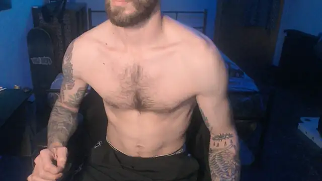 Snapshot of SexxxyLouis chatting on 01/27/25, 04:33 SexxxyLouis online show from 01/27/25, 04:33