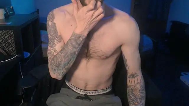 Snapshot of SexxxyLouis chatting on 02/01/25, 11:54 SexxxyLouis online show from 02/01/25, 11:54