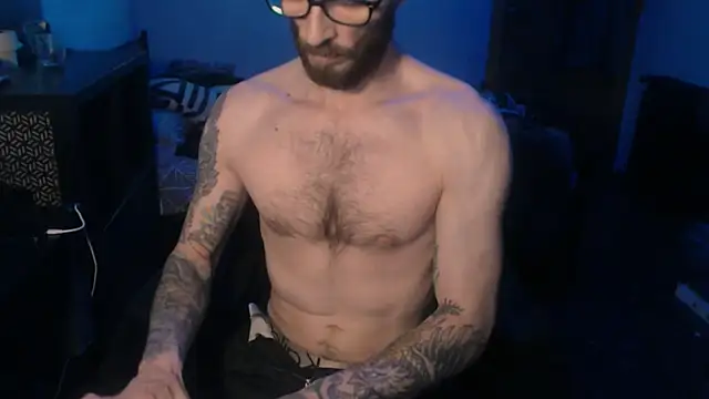 Snapshot of SexxxyLouis chatting on 02/05/25, 02:16 SexxxyLouis online show from 02/05/25, 02:16