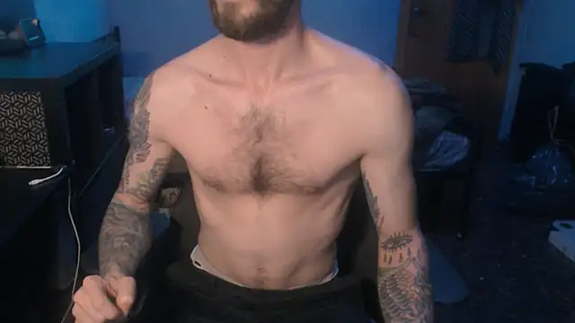 Snapshot of SexxxyLouis chatting on 02/06/25, 05:19 SexxxyLouis online show from 02/06/25, 05:19