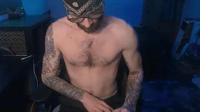 Snapshot of SexxxyLouis chatting on 02/07/25, 09:37 SexxxyLouis online show from 02/07/25, 09:37