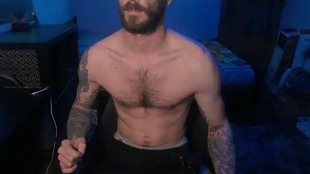 Snapshot of SexxxyLouis chatting on 02/08/25, 04:25 SexxxyLouis online show from 02/08/25, 04:25
