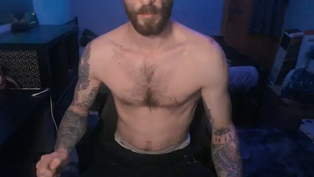Snapshot of SexxxyLouis chatting on 02/08/25, 08:10 SexxxyLouis online show from 02/08/25, 08:10
