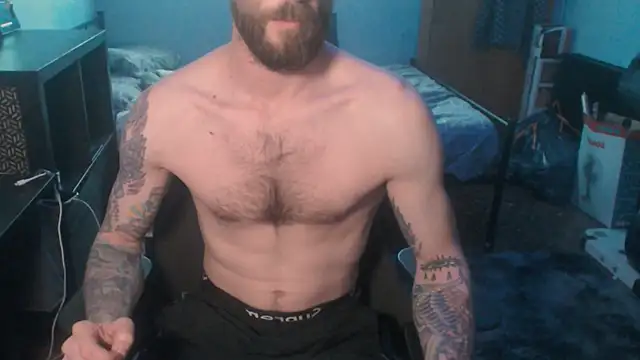 Snapshot of SexxxyLouis chatting on 02/10/25, 08:42 SexxxyLouis online show from 02/10/25, 08:42
