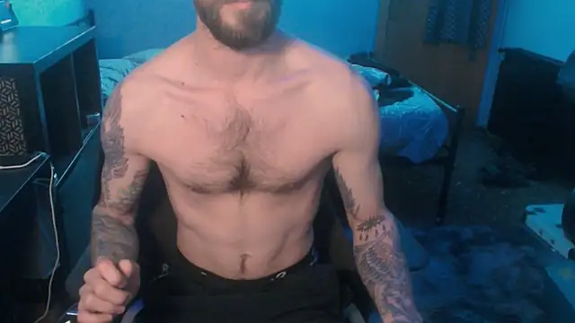 Snapshot of SexxxyLouis chatting on 02/11/25, 01:30 SexxxyLouis online show from 02/11/25, 01:30