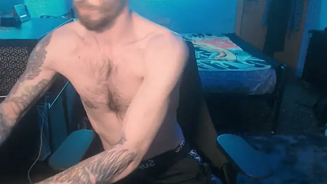 Snapshot of SexxxyLouis chatting on 02/18/25, 05:42 SexxxyLouis online show from 02/18/25, 05:42