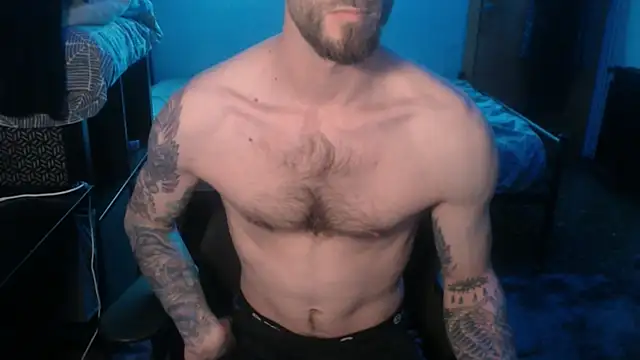 Snapshot of SexxxyLouis chatting on 02/20/25, 02:35 SexxxyLouis online show from 02/20/25, 02:35