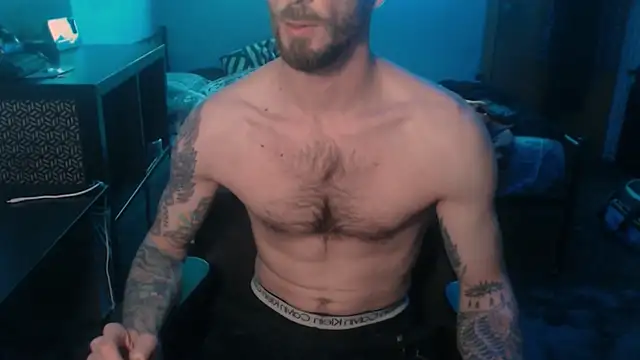 Snapshot of SexxxyLouis chatting on 02/21/25, 02:38 SexxxyLouis online show from 02/21/25, 02:38