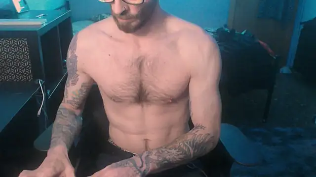 Snapshot of SexxxyLouis chatting on 02/28/25, 02:09 SexxxyLouis online show from 02/28/25, 02:09