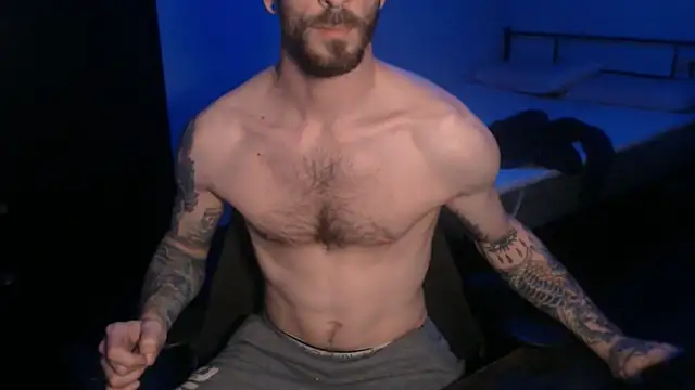 Snapshot of SexxxyLouis chatting on 03/02/25, 06:30 SexxxyLouis online show from 03/02/25, 06:30