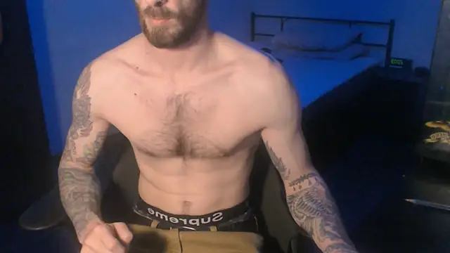 Snapshot of SexxxyLouis chatting on 03/04/25, 07:11 SexxxyLouis online show from 03/04/25, 07:11