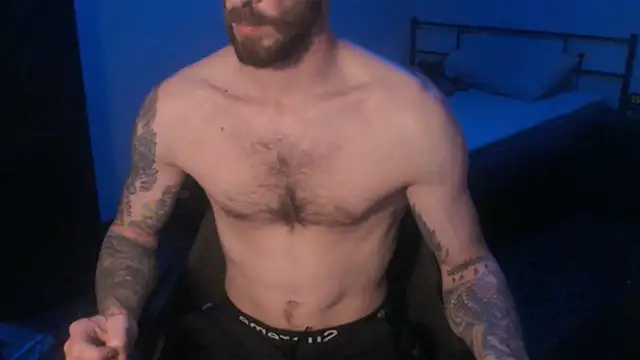Snapshot of SexxxyLouis chatting on 03/08/25, 08:25 SexxxyLouis online show from 03/08/25, 08:25