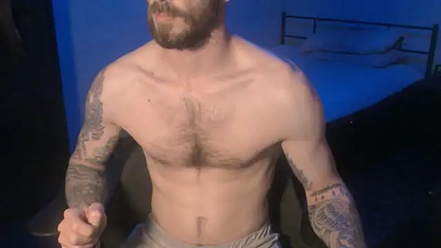 Snapshot of SexxxyLouis chatting on 03/09/25, 06:11 SexxxyLouis online show from 03/09/25, 06:11