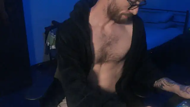 Snapshot of SexxxyLouis chatting on 03/09/25, 09:14 SexxxyLouis online show from 03/09/25, 09:14
