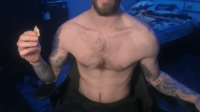 Snapshot of SexxxyLouis chatting on 03/18/25, 06:37 SexxxyLouis online show from 03/18/25, 06:37