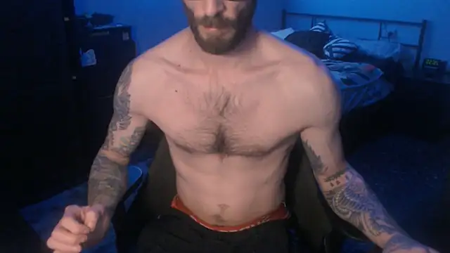 Snapshot of SexxxyLouis chatting on 03/20/25, 07:57 SexxxyLouis online show from 03/20/25, 07:57