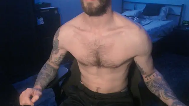 Snapshot of SexxxyLouis chatting on 03/21/25, 05:45 SexxxyLouis online show from 03/21/25, 05:45