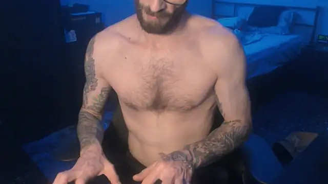 Snapshot of SexxxyLouis chatting on 03/21/25, 08:50 SexxxyLouis online show from 03/21/25, 08:50