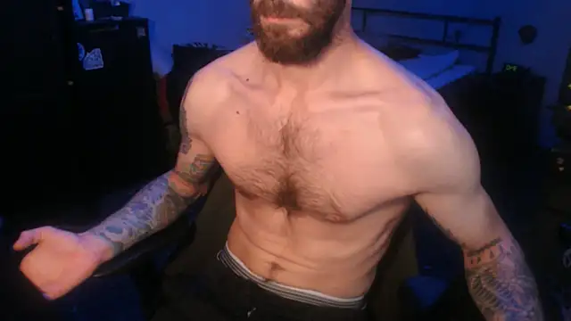 Snapshot of SexxxyLouis chatting on 09/22/25, 07:43 SexxxyLouis online show from 09/22/25, 07:43
