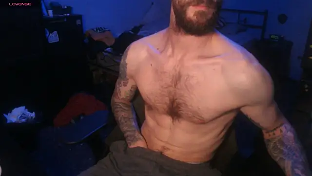 Snapshot of SexxxyLouis chatting on 09/29/25, 06:13 SexxxyLouis online show from 09/29/25, 06:13