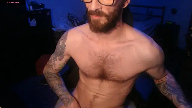 Snapshot of SexxxyLouis chatting on 09/30/25, 08:36 SexxxyLouis online show from 09/30/25, 08:36