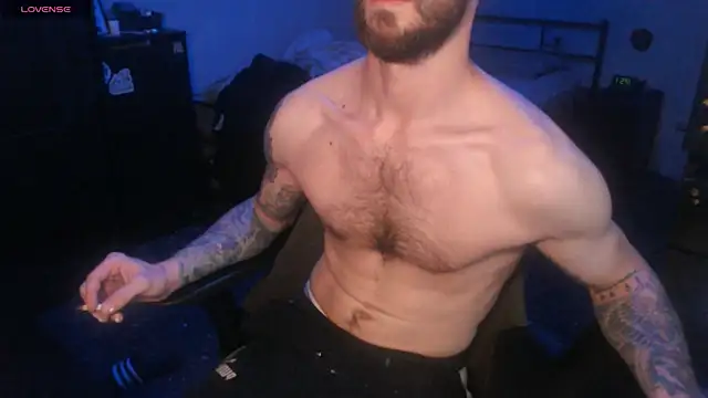Snapshot of SexxxyLouis chatting on 10/02/25, 10:55 SexxxyLouis online show from 10/02/25, 10:55
