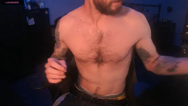 Snapshot of SexxxyLouis chatting on 10/15/25, 10:04 SexxxyLouis online show from 10/15/25, 10:04
