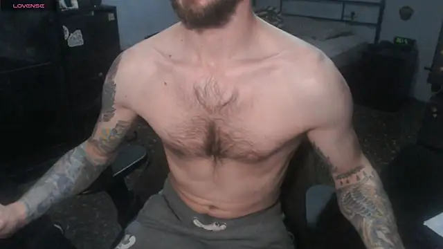 SexxxyLouis online show from 12/17/25, 08:37