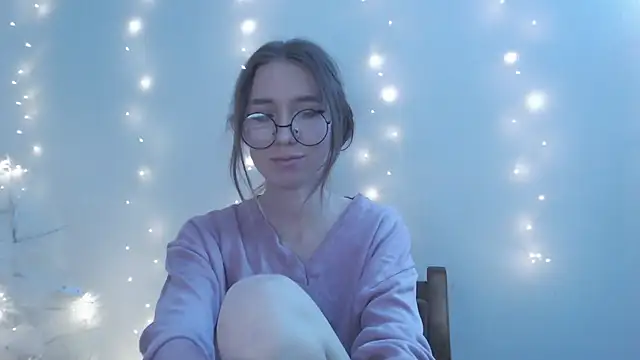  Hanna Moon  online show from 12/22/25, 10:45