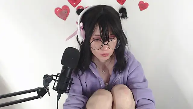  Hanna Moon  online show from 03/18/26, 10:07