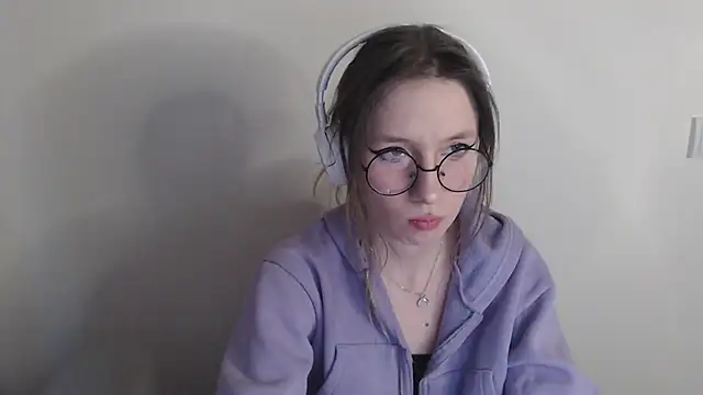  Hanna Moon  online show from 04/13/26, 11:48