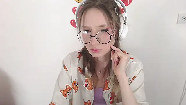  Hanna Moon  online show from 04/22/26, 10:17