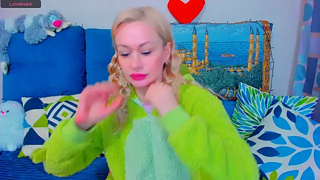 EllenMoore online show from 12/20/24, 02:41