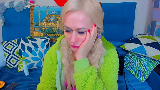 EllenMoore online show from 01/11/25, 05:41