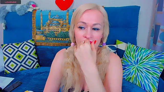 EllenMoore online show from 01/15/25, 02:38