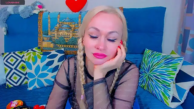 EllenMoore online show from 01/16/25, 02:30