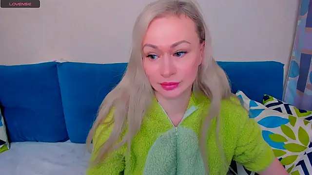 EllenMoore online show from 10/03/25, 03:03