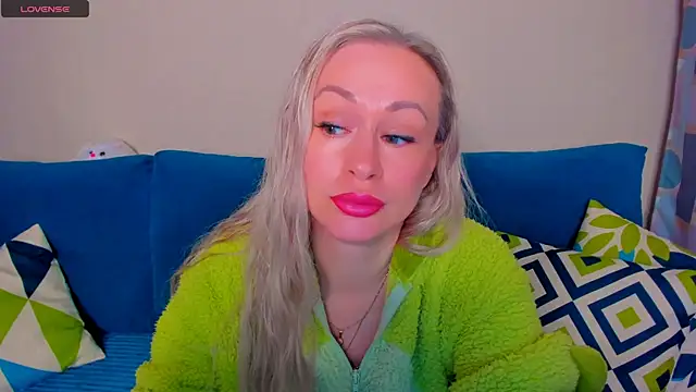 EllenMoore online show from 10/14/25, 03:07