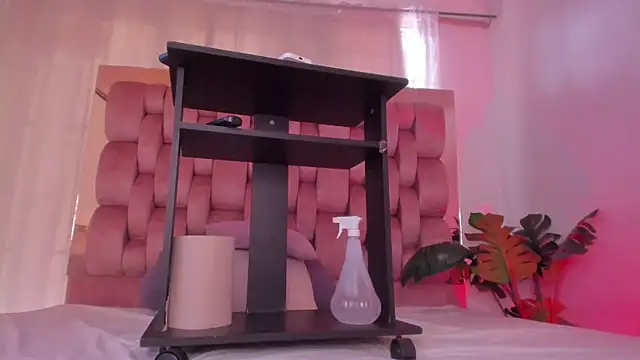 Secret chells online show from 10/03/25, 05:43