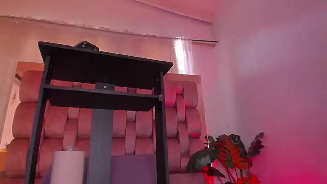 Secret chells online show from 10/21/25, 05:35