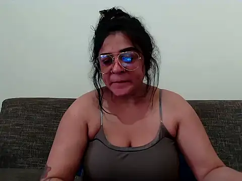 Snapshot of indianishkq7 chatting on 12/14/25, 08:52 indianishkq7 online show from 12/14/25, 08:52